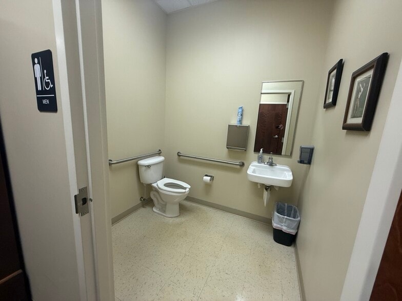 More Photos Of 8222 118th Ave, Largo Warehouse For Sale