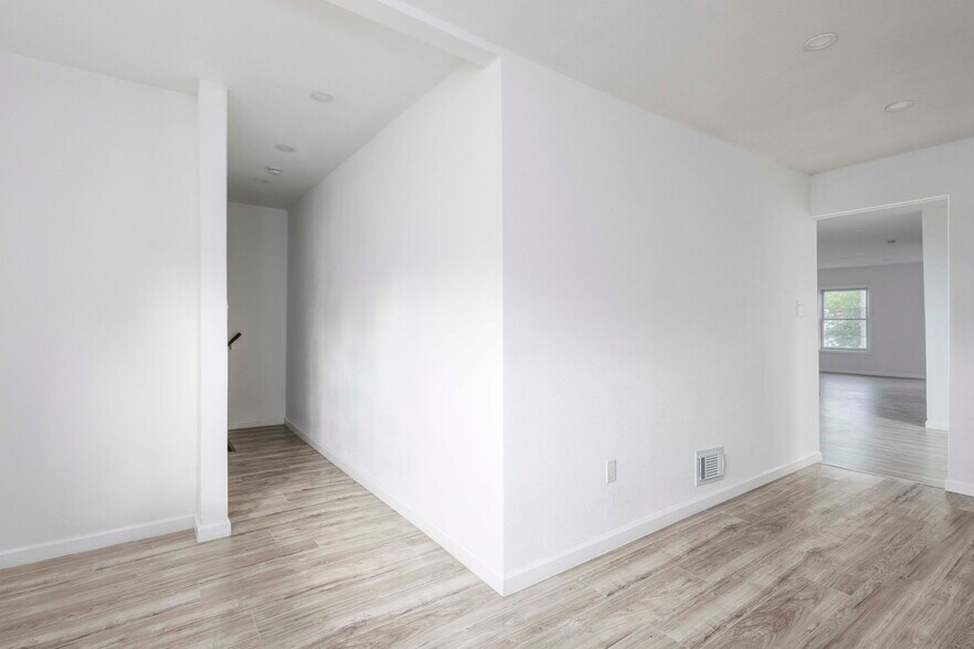 More Photos Of 553 Belmont St, Detroit Apartments For Sale