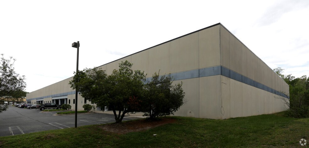 More Photos Of 7425 Ranco Rd, Richmond Warehouse For Lease