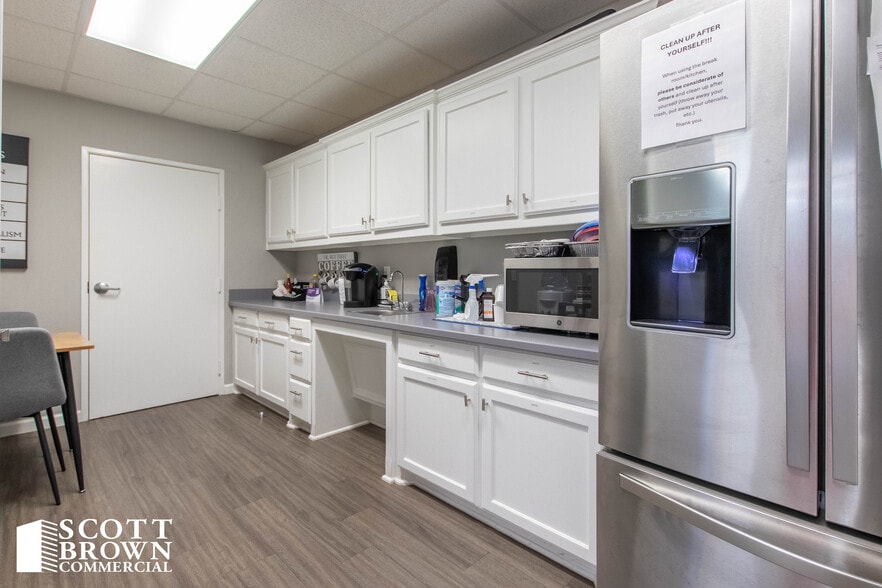 More Photos Of 3200 Colorado Blvd, Denton Healthcare For Lease