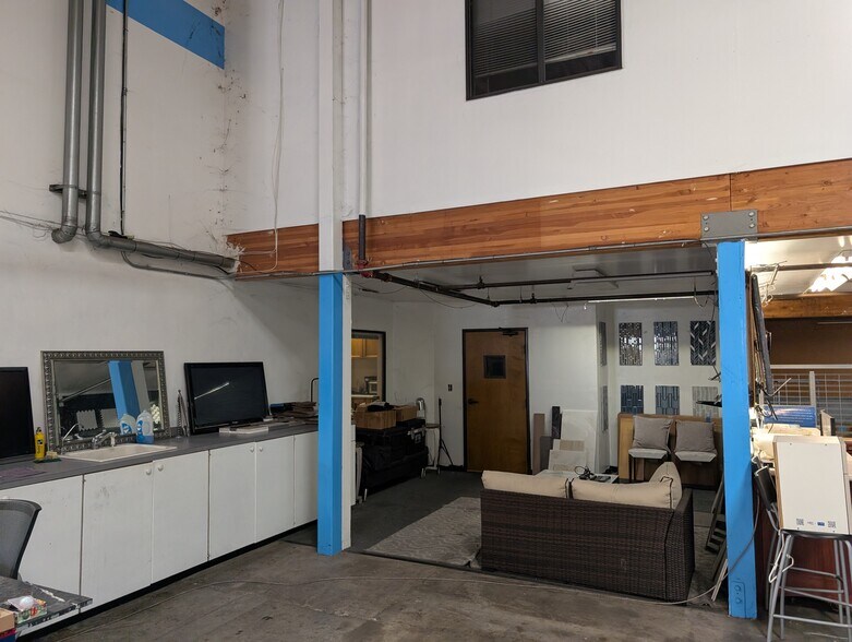 More Photos Of 795 Sandoval Way, Hayward Warehouse For Lease