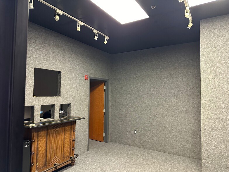 More Photos Of 4539 36th St, Orlando Warehouse For Sale