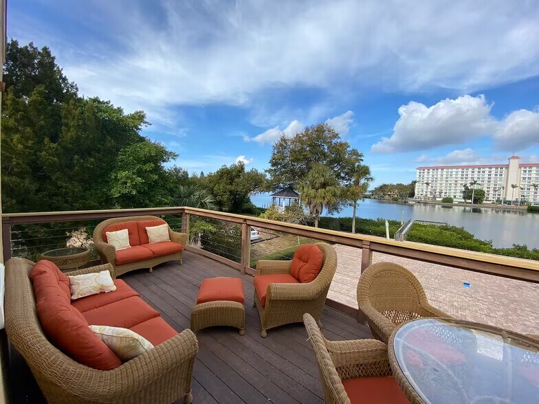 More Photos Of 1732 Manatee Ave, Bradenton Office Residential For Sale