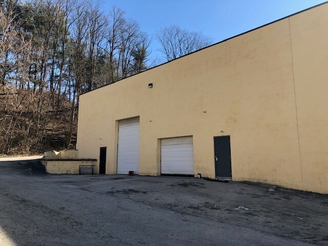 More Photos Of 1 Raymond Dr, Havertown Unknown For Lease