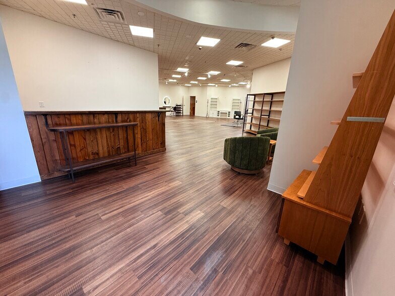 More Photos Of 451-465 Canyon del Rey Blvd, Del Rey Oaks Unknown For Lease