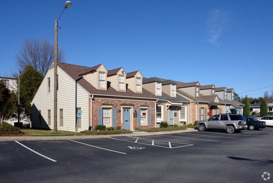 More Photos Of 1919 Boulevard St, Greensboro Office For Lease