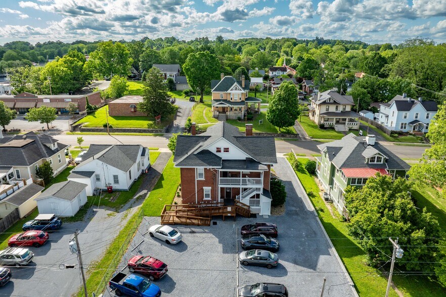 More Photos Of 114 E Unaka Ave, Johnson City Office Residential For Sale