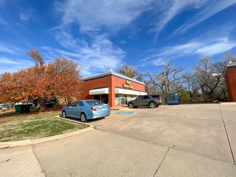 More Photos Of 5959 NW Expressway St, Oklahoma City Freestanding For Lease