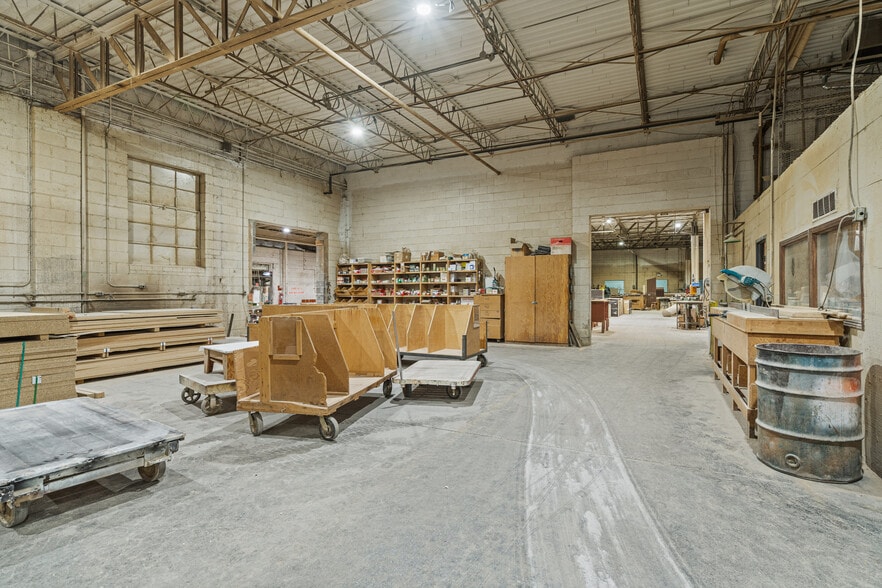 More Photos Of 1641 Crystal Ave, Kansas City Warehouse For Sale