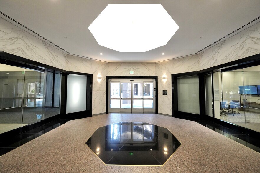 More Photos Of 2601-2603 Main St, Irvine Unknown For Lease