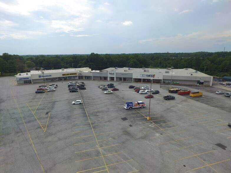 More Photos Of 1301-1349 W Floyd Baker Blvd, Gaffney Unknown For Lease