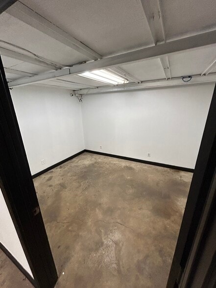 More Photos Of 4136 Keller Hicks Rd, Fort Worth Industrial For Lease