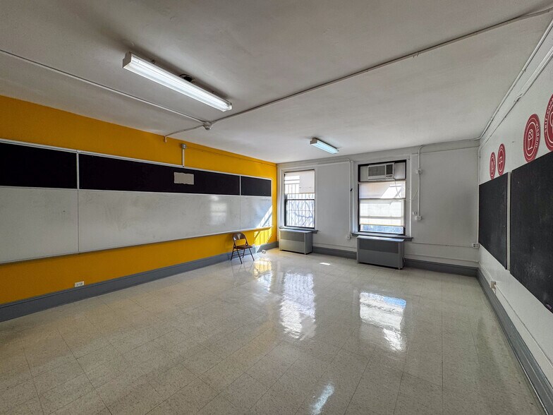 More Photos Of 500 Courtlandt Ave, Bronx Schools For Lease