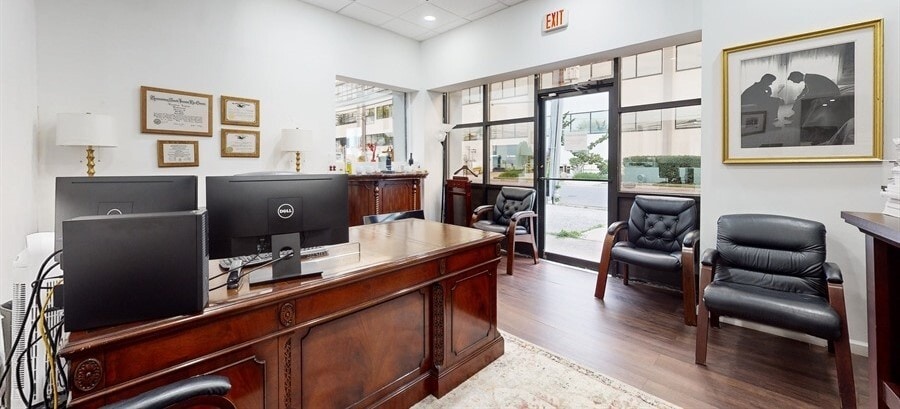 More Photos Of 26-32 Bond St, Westbury Loft Creative Space For Sale