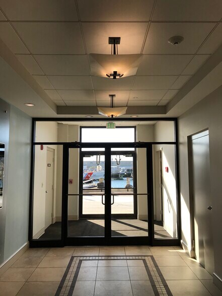 More Photos Of 2 Portland Fish Pier, Portland Office For Lease