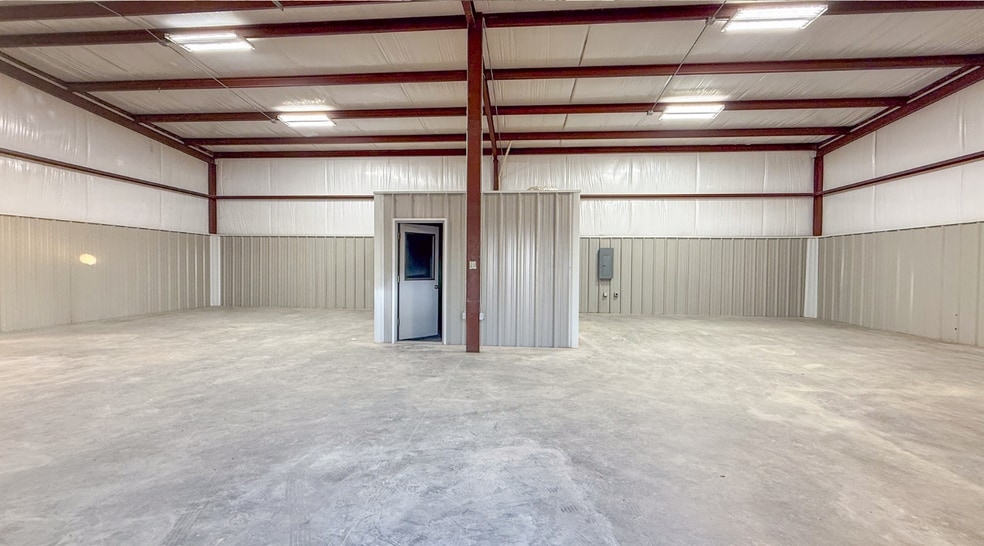 More Photos Of 7010 County 1160 rd, Midland Warehouse For Lease