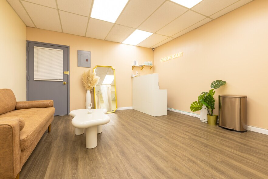 More Photos Of 206-212 Canal St, New York Office Residential For Sale