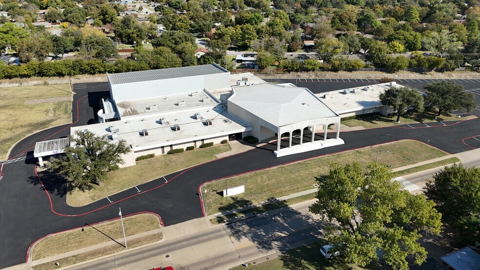 More Photos Of 6801 Meadowbrook Dr, Fort Worth Specialty For Sale