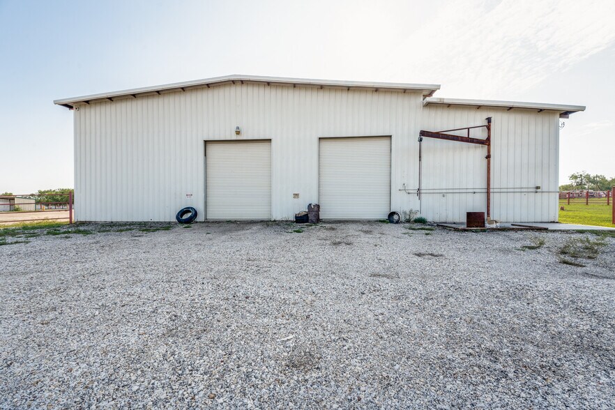 More Photos Of 4515 Smith Rd, Von Ormy Truck Terminal For Lease