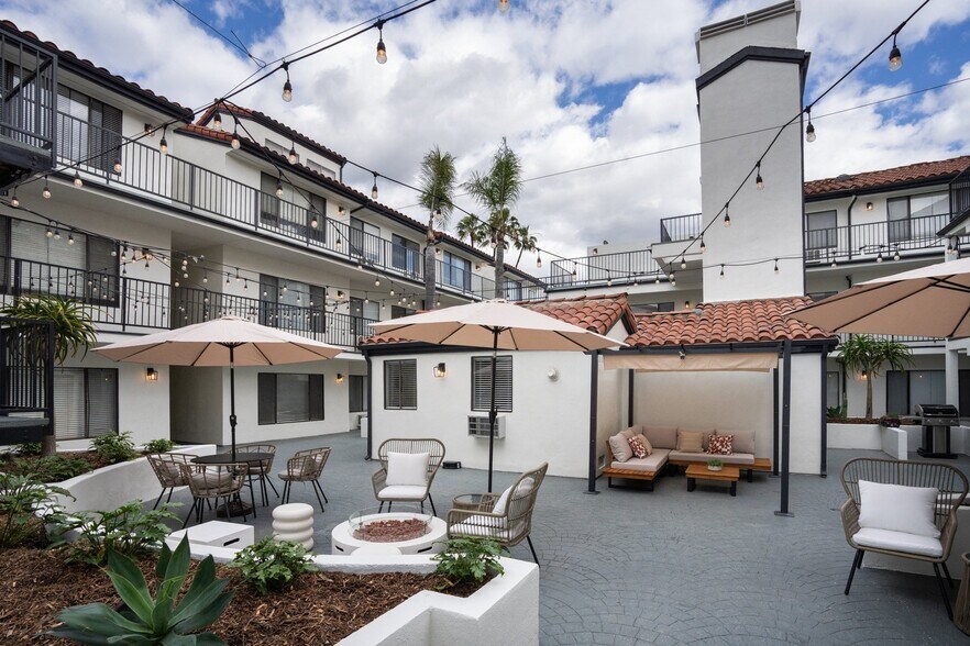 More Photos Of 1318 N Mansfield Ave, Los Angeles Apartments For Sale
