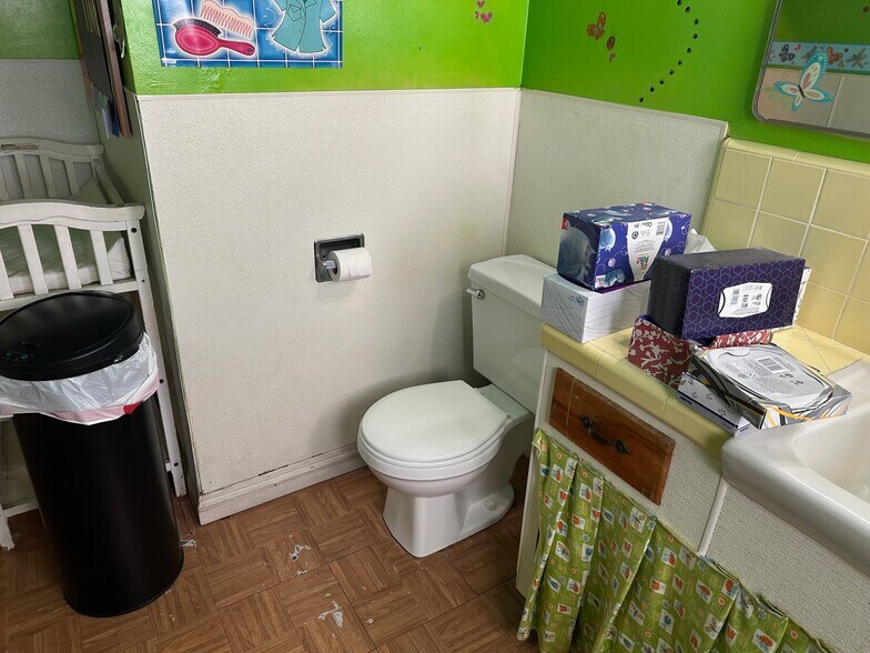 More Photos Of 2100 E Lambert Rd, La Habra Contractor Storage Yard For Sale