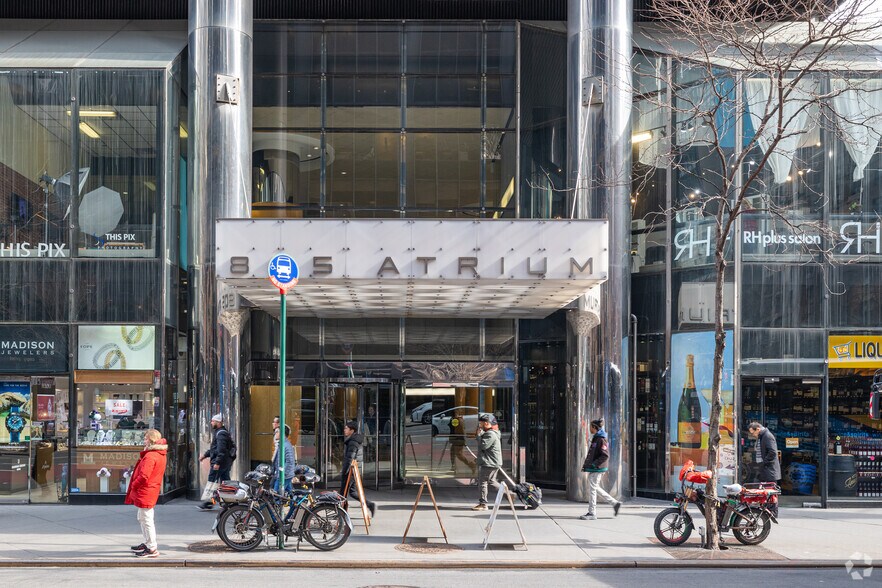 More Photos Of 805 Third Ave, New York Office For Lease