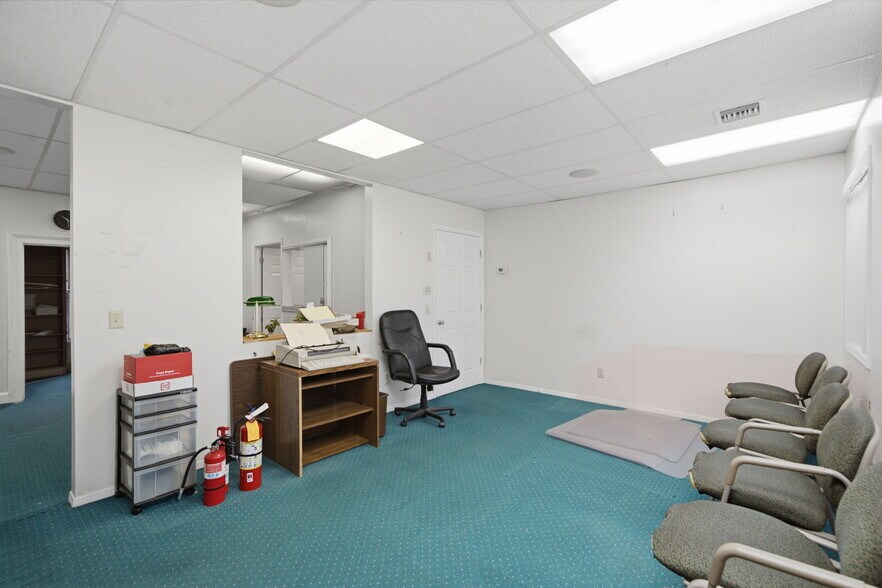 More Photos Of 147 N Ocean Ave, Patchogue Office For Sale