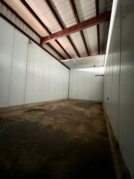 More Photos Of 1703 E Whaley St, Longview Industrial For Sale