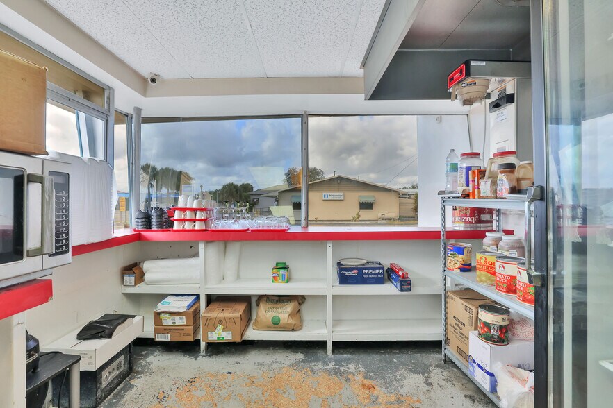 More Photos Of 114 Central Ave, Lake Wales Freestanding For Sale