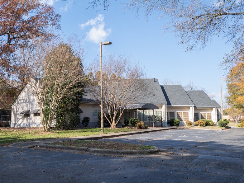 More Photos Of 110 E Carver St, Durham Medical For Sale