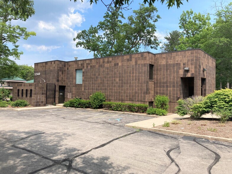 More Photos Of 1240 E 8th St, Traverse City Office For Sale