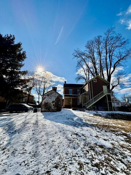 More Photos Of 5412 Shimerville Rd, Emmaus Freestanding For Lease