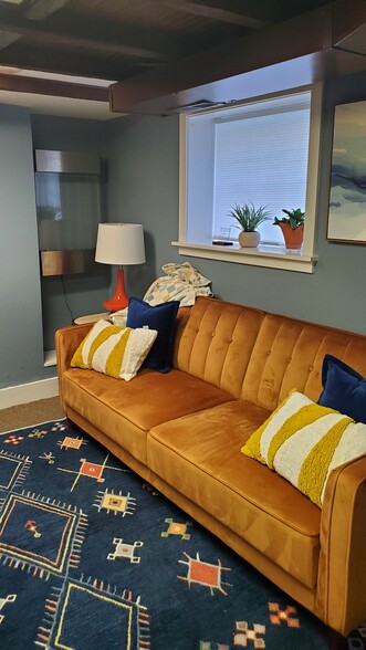 More Photos Of 19 E Market St, Leesburg Office For Lease