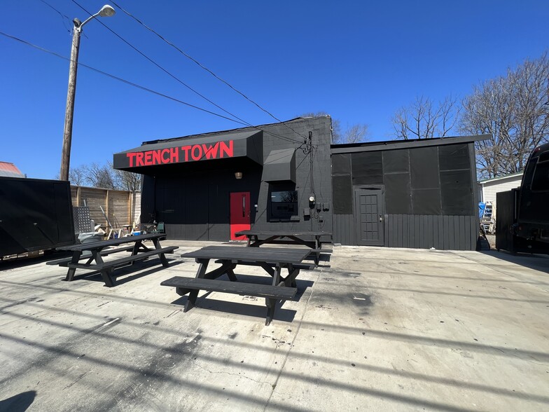 Primary Photo Of 1708 McDaniel, Nashville Restaurant For Sale