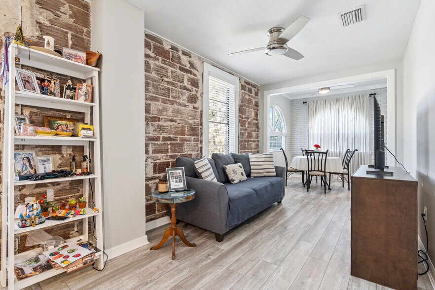 More Photos Of 17425 7th St, Montverde Office For Sale