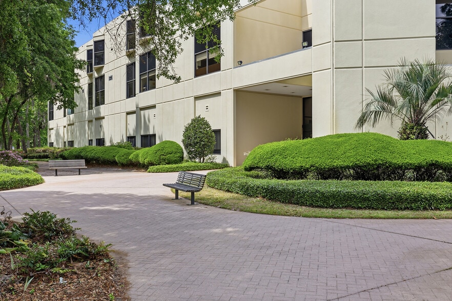 More Photos Of 25 Hospital Center Blvd, Hilton Head Medical For Lease