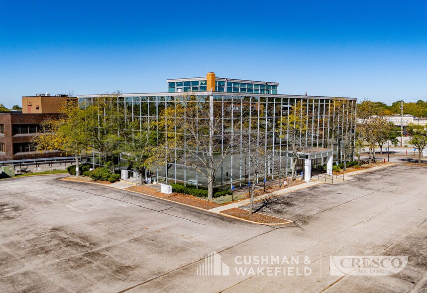 More Photos Of 24200 Chagrin Blvd, Beachwood Loft Creative Space For Sale
