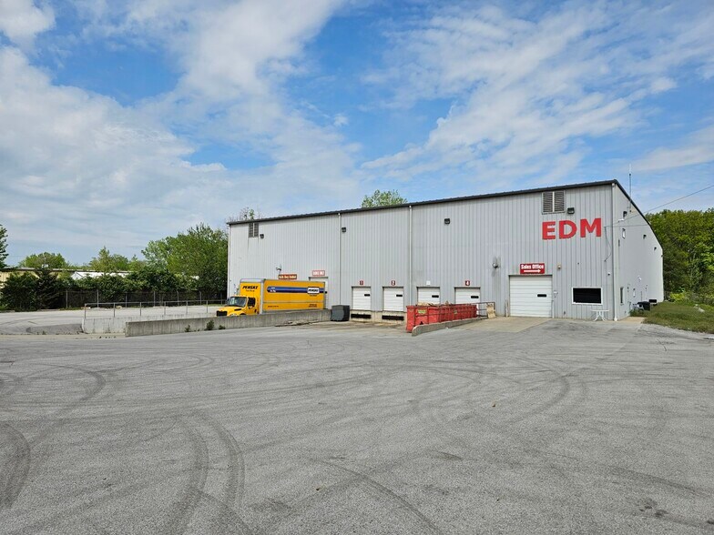 More Photos Of 2205 Bremer Rd, Fort Wayne Warehouse For Sale