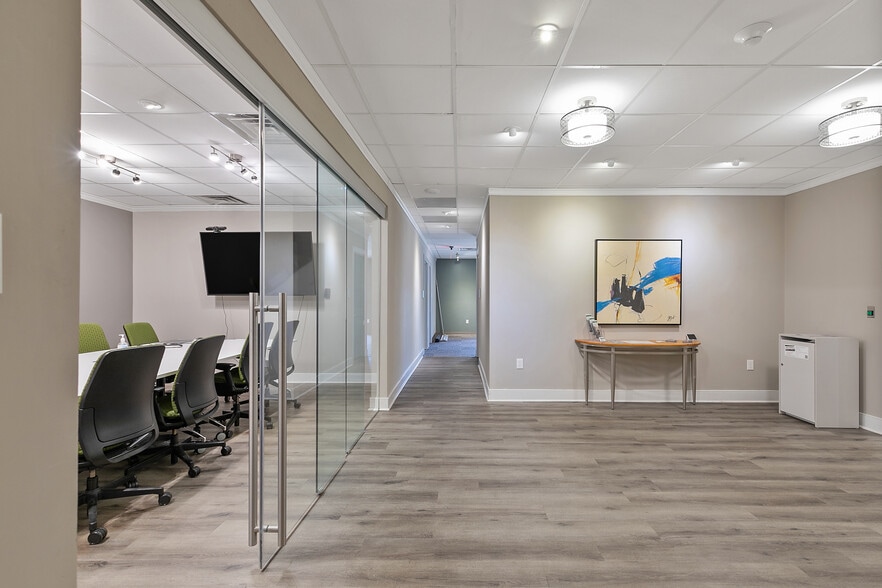 More Photos Of 1506 Staples Mill Rd, Richmond Office For Sale