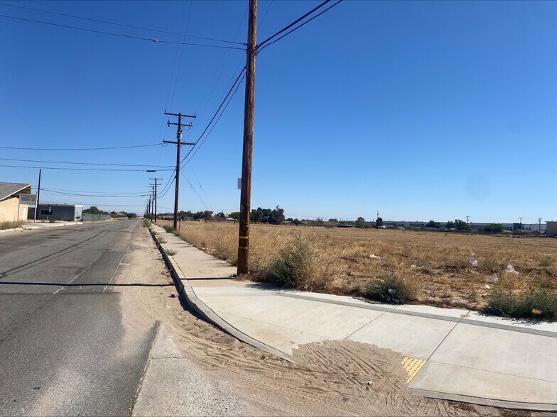 More Photos Of Bartlett Ave @ Pearmain, Adelanto Land For Sale