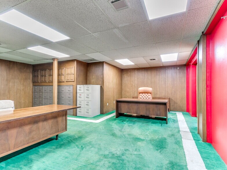 More Photos Of 6700 S Western Ave, Oklahoma City Office For Sale