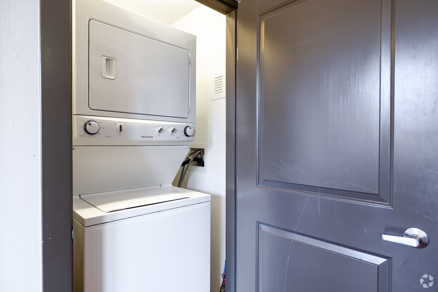 More Photos Of 1322 W Broad St, Richmond Apartments For Lease