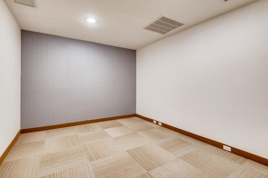 More Photos Of 228 S 4th St, Las Vegas Office For Sale