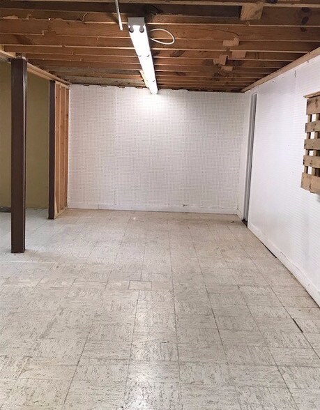 More Photos Of 1215 Sam Houston Ave, Huntsville Storefront Retail Office For Lease