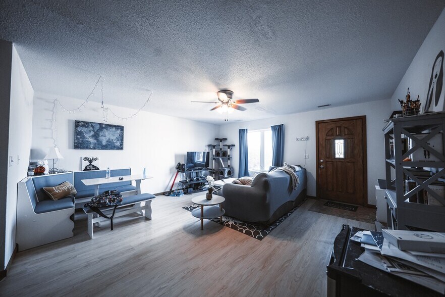 More Photos Of 1201 E South St, Mount Ayr Office For Sale