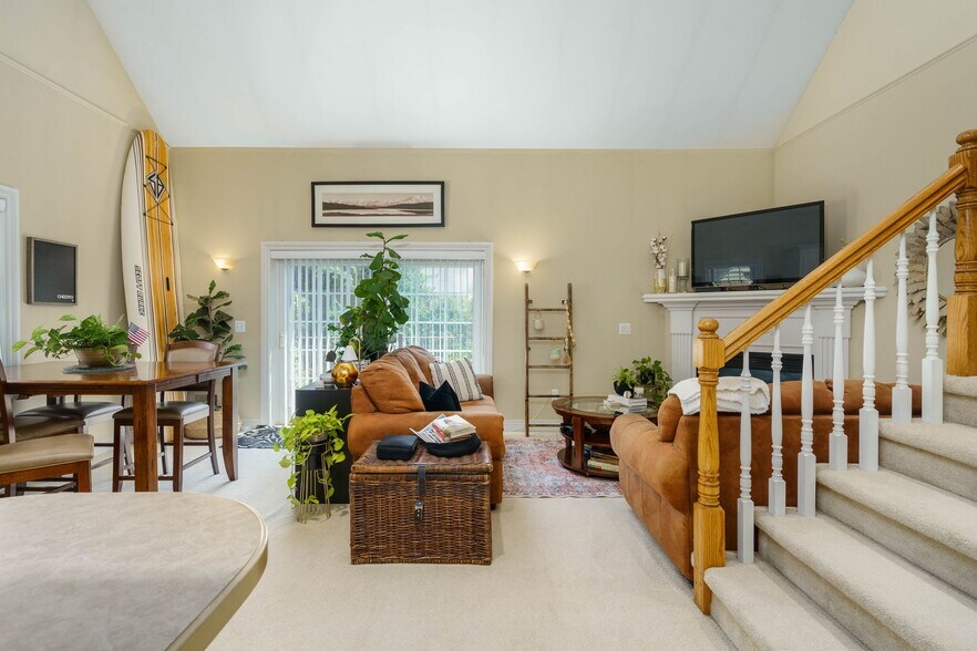 More Photos Of 206 E Liberty St, Milford Medical For Sale