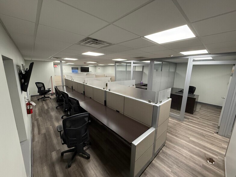 More Photos Of 309 Salina Rd, Sewell Light Distribution For Lease