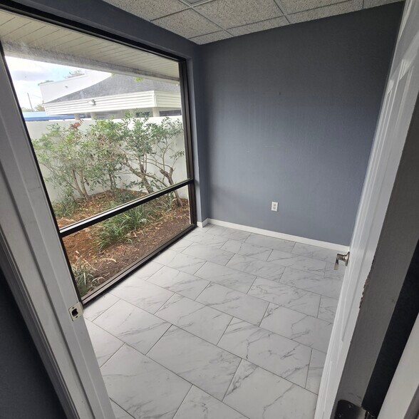 More Photos Of 617 Lakeview Rd, Clearwater Medical For Lease
