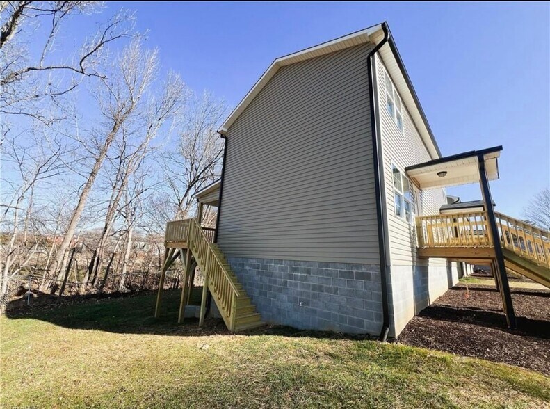More Photos Of 109 E Highfill Ave, Liberty Apartments For Sale