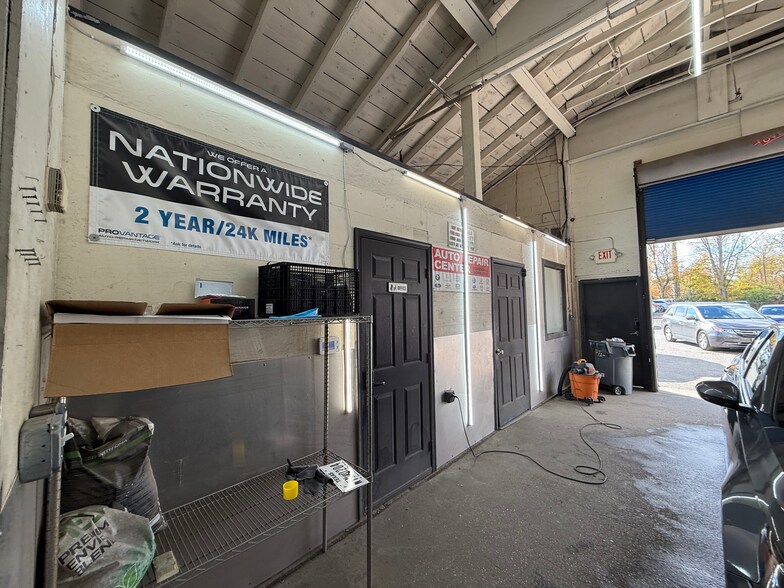 More Photos Of 9 Wilson Dr, New Castle Auto Repair For Lease